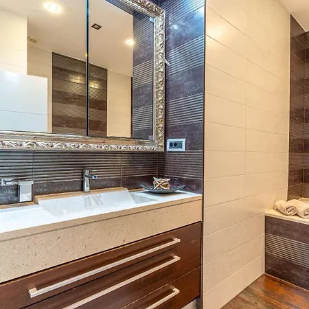 Azzuro Self Check In Apartman Rijeka